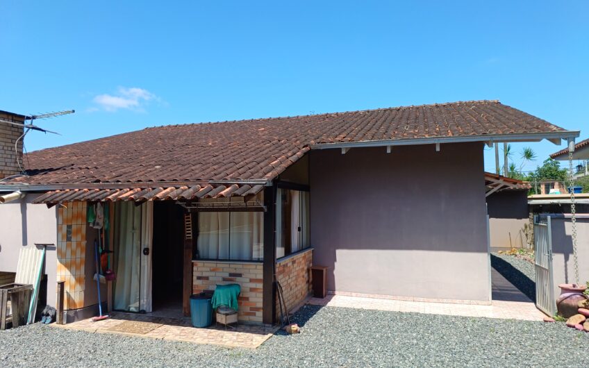 EXCELENTE RESIDÊNCIA de 160 m ² com TERRENO de 674 m²