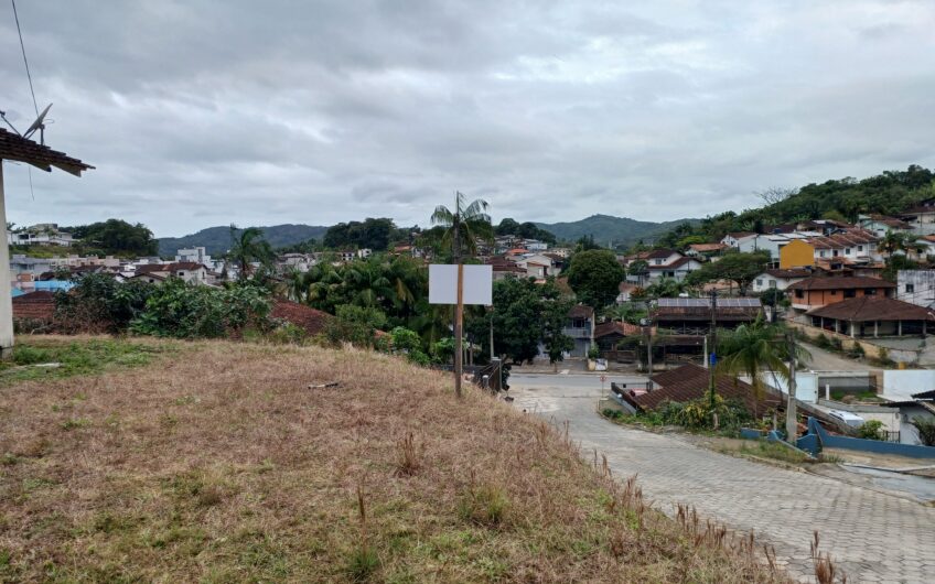TERRENO = 677,10 m² – 2 FRENTES – Bairro JOÃO COSTA