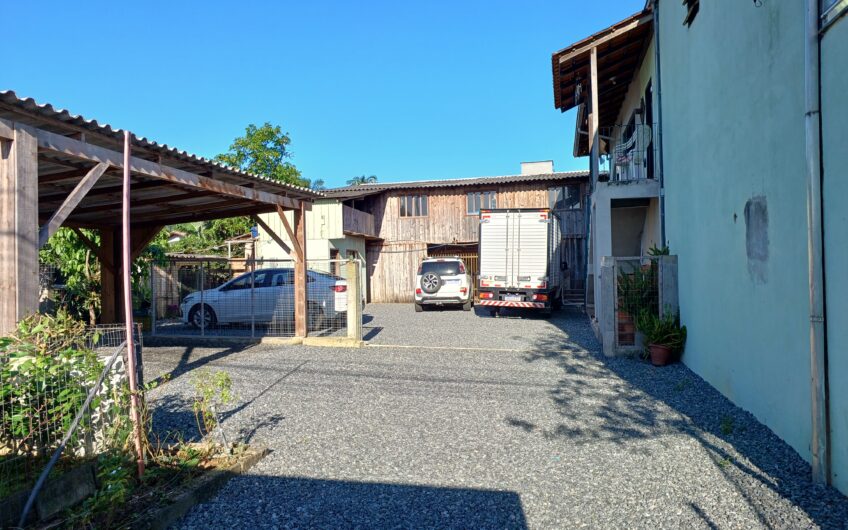 EXCELENTE SOBRADO RESIDENCIAL / COMERCIAL  – TERRENO DE ESQUINA – 892 m²