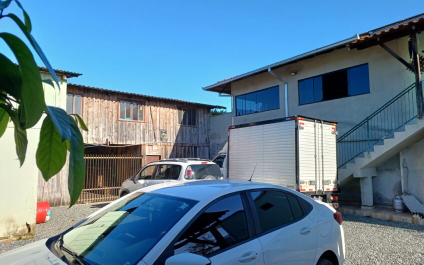 EXCELENTE SOBRADO RESIDENCIAL / COMERCIAL  – TERRENO DE ESQUINA – 892 m²