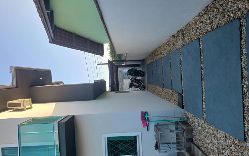 EXCELENTE SOBRADO RESIDENCIAL / ÁREA DE FESTAS / PISCINA