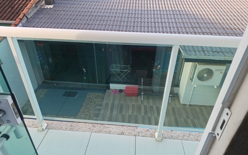 EXCELENTE SOBRADO RESIDENCIAL / ÁREA DE FESTAS / PISCINA