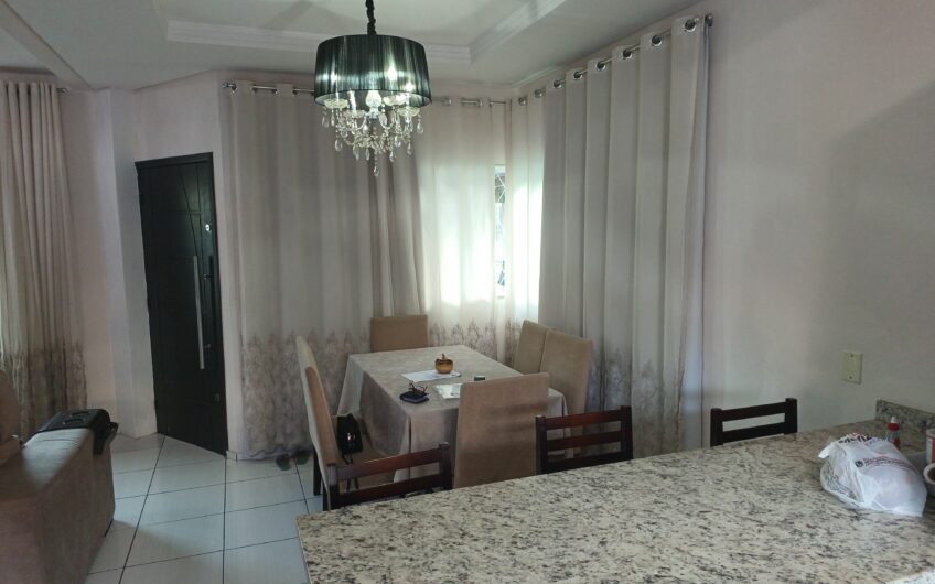 EXCELENTE SOBRADO RESIDENCIAL / ÁREA DE FESTAS / PISCINA