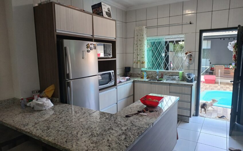 EXCELENTE SOBRADO RESIDENCIAL / ÁREA DE FESTAS / PISCINA