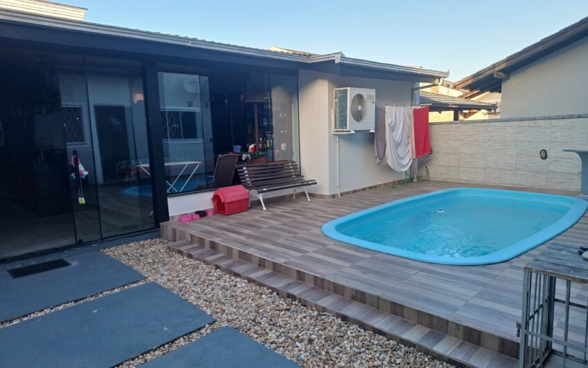 EXCELENTE SOBRADO RESIDENCIAL / ÁREA DE FESTAS / PISCINA