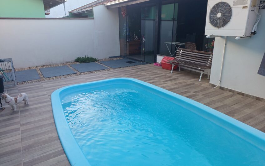 EXCELENTE SOBRADO RESIDENCIAL / ÁREA DE FESTAS / PISCINA