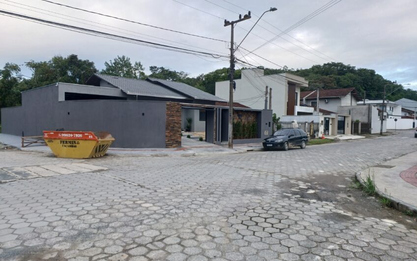 TERRENO DE ESQUINA – RUAS PAVIMENTADAS
