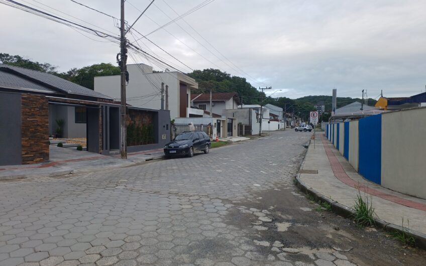 TERRENO DE ESQUINA – RUAS PAVIMENTADAS