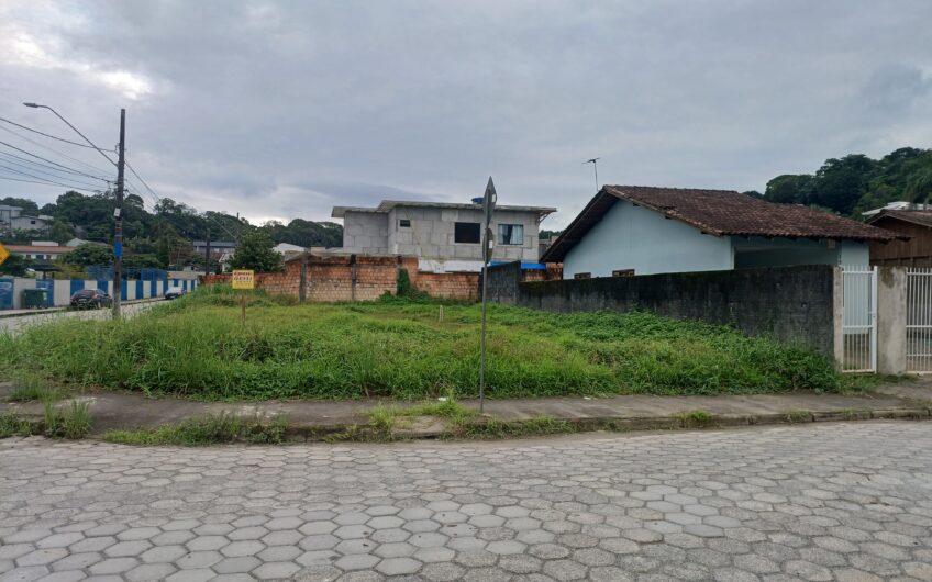 TERRENO DE ESQUINA – RUAS PAVIMENTADAS