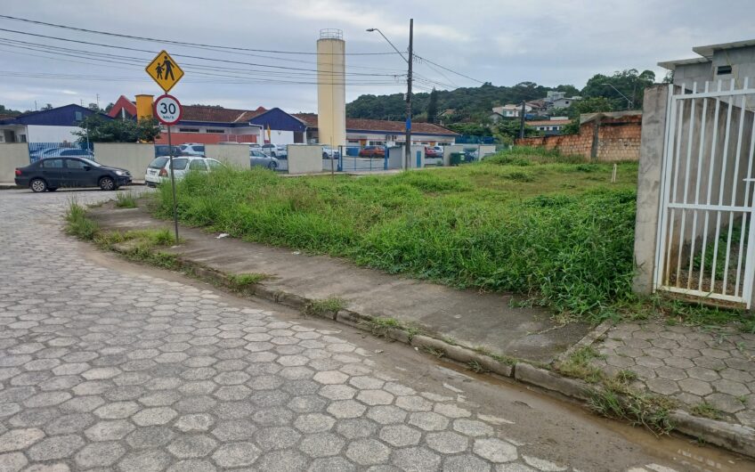 TERRENO DE ESQUINA – RUAS PAVIMENTADAS