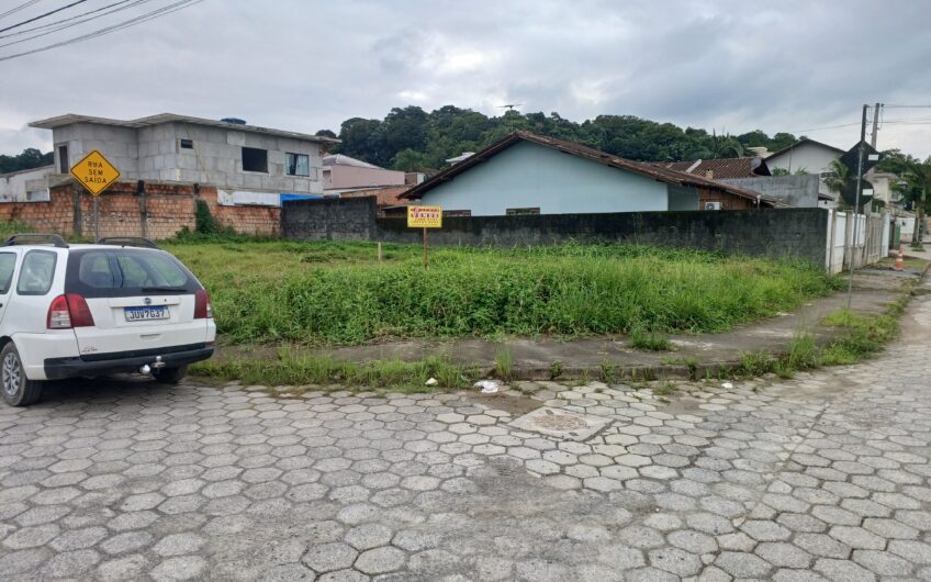TERRENO DE ESQUINA – RUAS PAVIMENTADAS