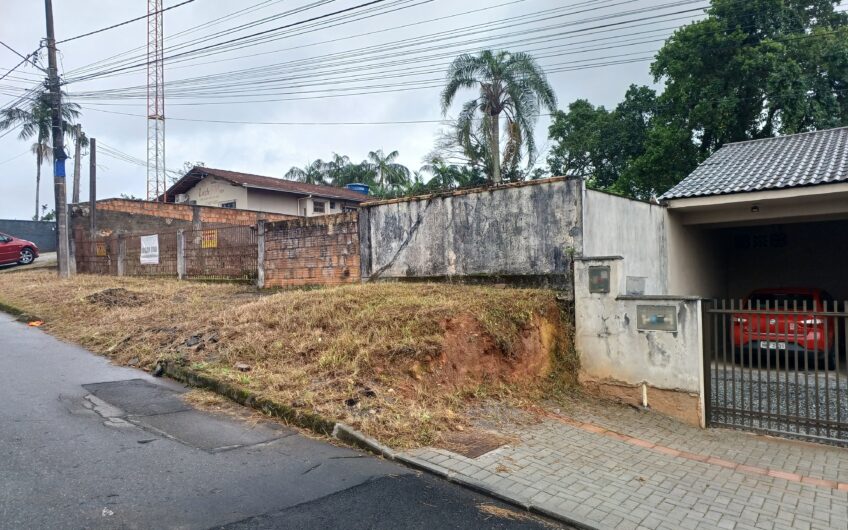 TERRENO – BAIRRO IRIRIÚ = 611 METROS QUADRADOS