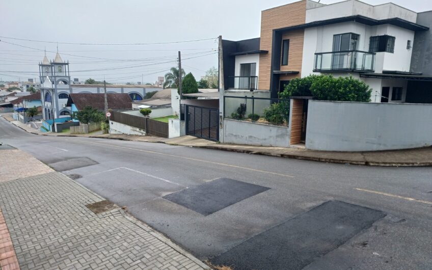TERRENO – BAIRRO IRIRIÚ = 611 METROS QUADRADOS