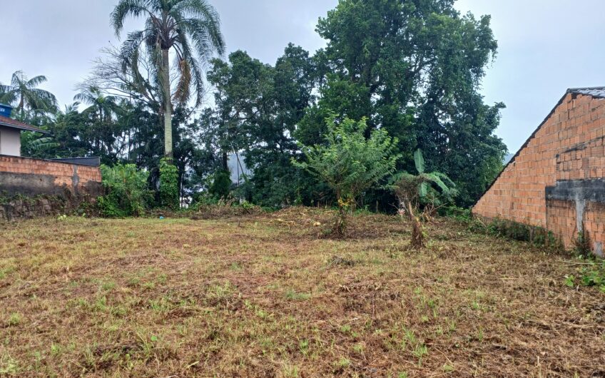 TERRENO – BAIRRO IRIRIÚ = 611 METROS QUADRADOS