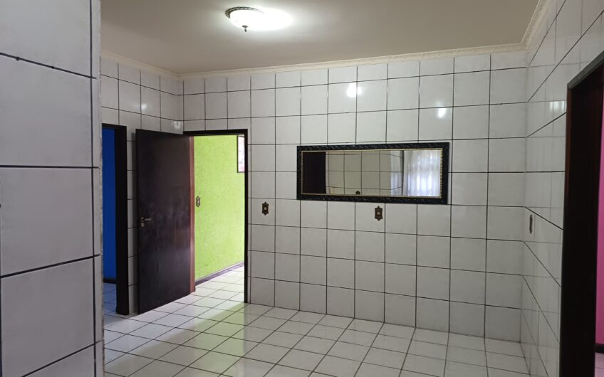ÓTIMA RESIDÊNCIA / ESQUINA- DESOCUPADA