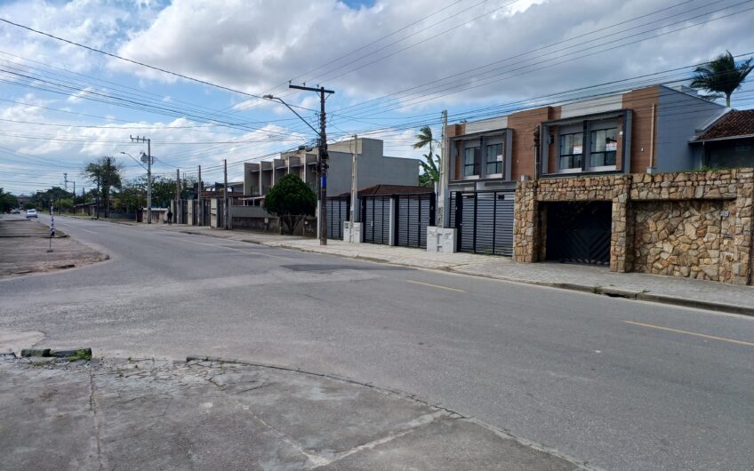 ÓTIMA RESIDÊNCIA / ESQUINA- DESOCUPADA